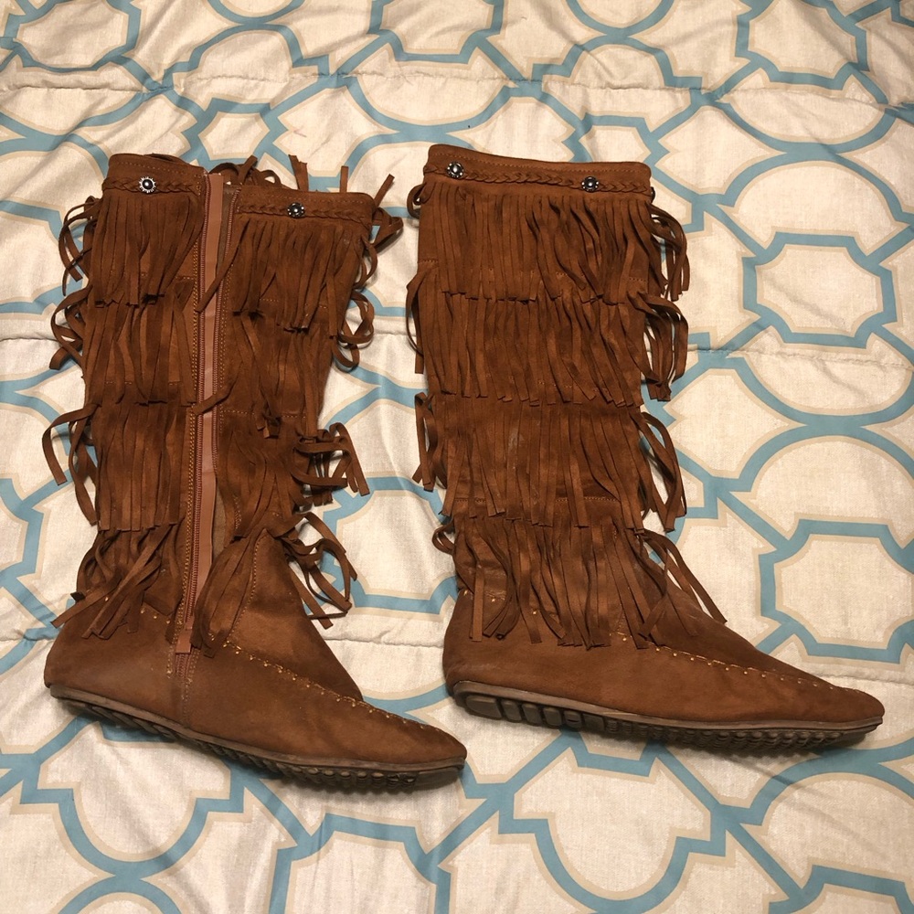 Minnetonka Brown Fringe Lace-Up Boots